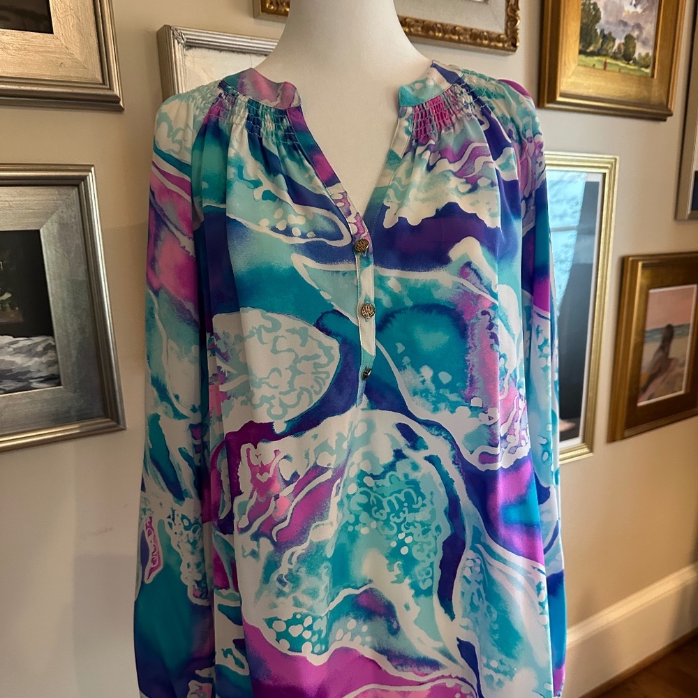 Lily Pulitzer Silk Elsa blouse in Swell Acquainted pattern EUC size Large